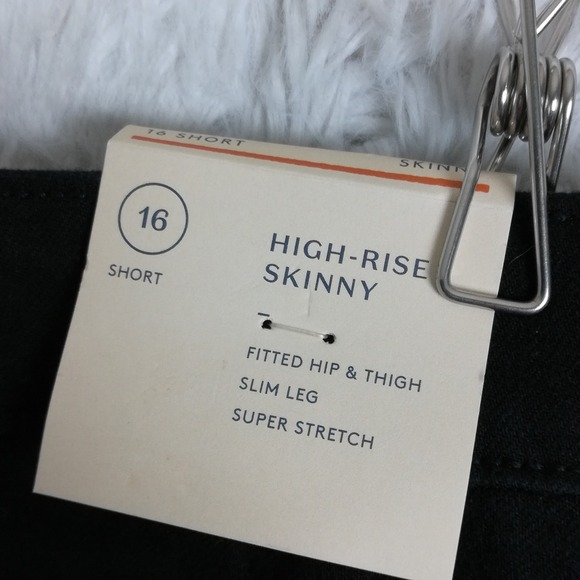 Universal Thread Womens Jeans High Rise Skinny No Fade Black Denim Short 16S New - Picture 6 of 11